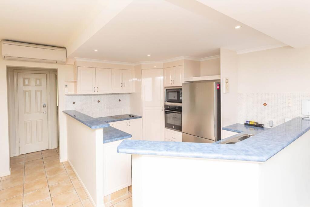 Apartment Star View 9, Pool, Wifi, Sleep 4, Views In Airlie